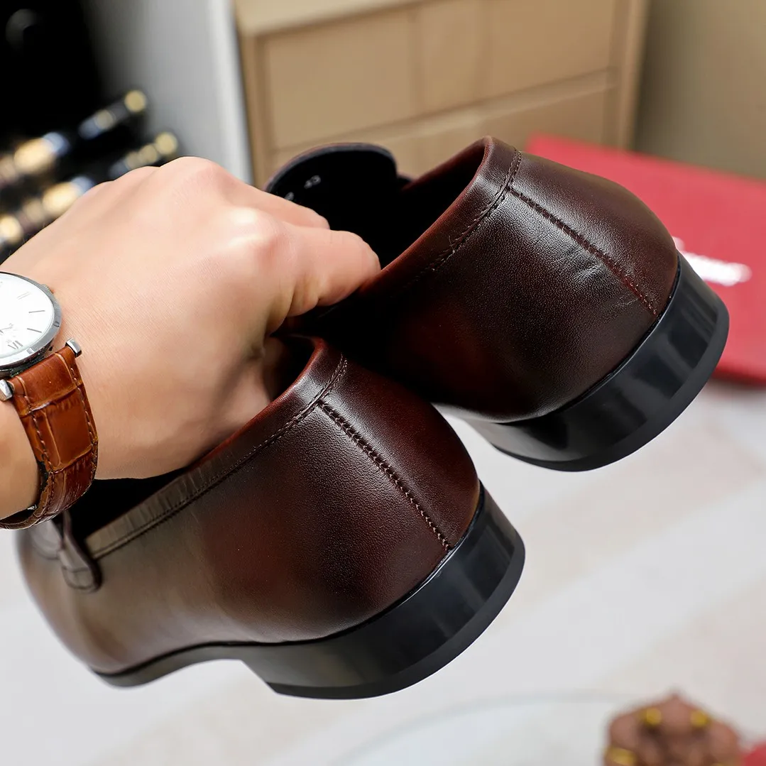 Men's shoes 💰460 🔥Ferragamo's new men's casual slip-on shoes🇨🇳Official website original 1:1 mold, original quality💯Fine workmanship, high-end luxury☘The upper is made of imported Italian first-layer cowhide🌴Luxurious water dyeing🐂Leather lining🍓Rubber wear-resistant and non-slip outsole, breathable and comfortable to wear🍍The first choice for high-grade men, 5 colors available! Code number 38-44 (45.46. Customized)